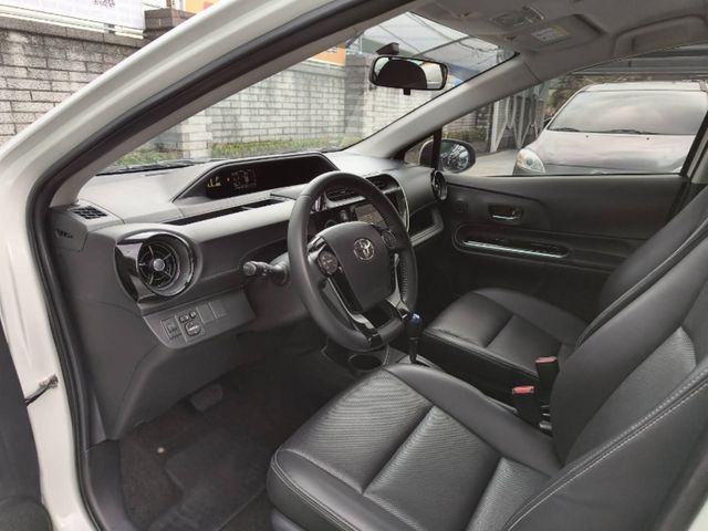 TOYOTA豐田 PRIUS C  第8張相片
