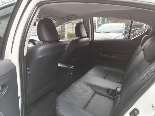 TOYOTA豐田 PRIUS C  第9張相片