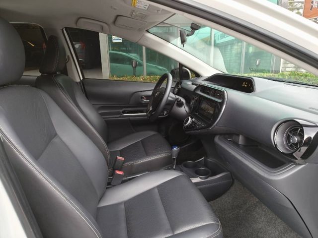 TOYOTA豐田 PRIUS C  第11張相片