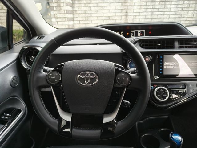 TOYOTA豐田 PRIUS C  第16張相片