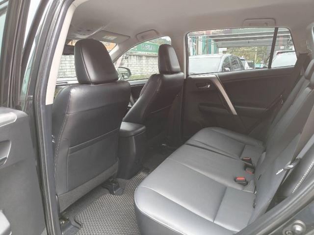 TOYOTA豐田 RAV4  第8張相片