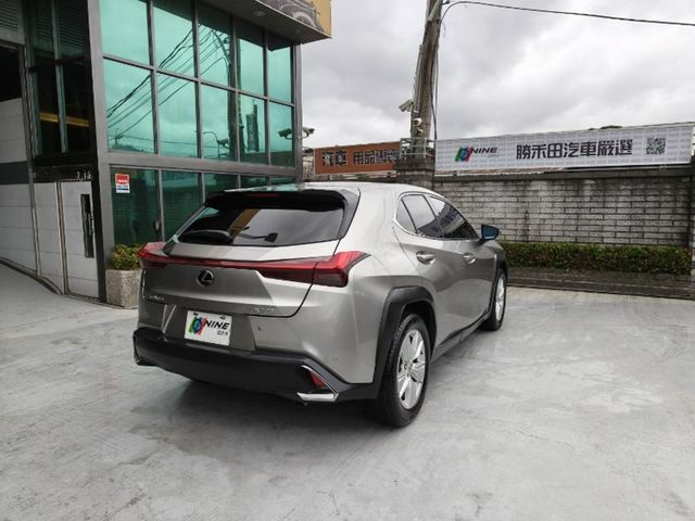 LEXUS凌志 UX200  第2張相片