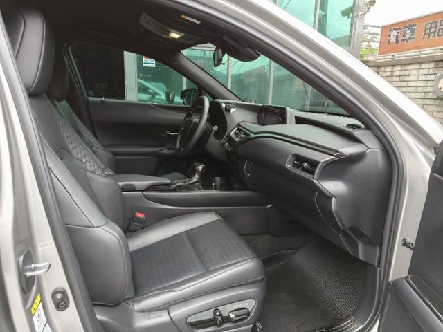 LEXUS凌志 UX200  第12張相片