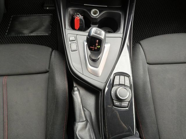 BMW寶馬 118I  第11張相片