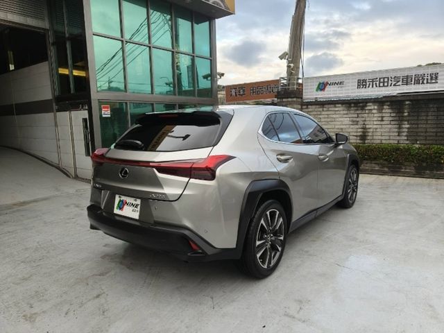 LEXUS凌志 UX200  第2張相片