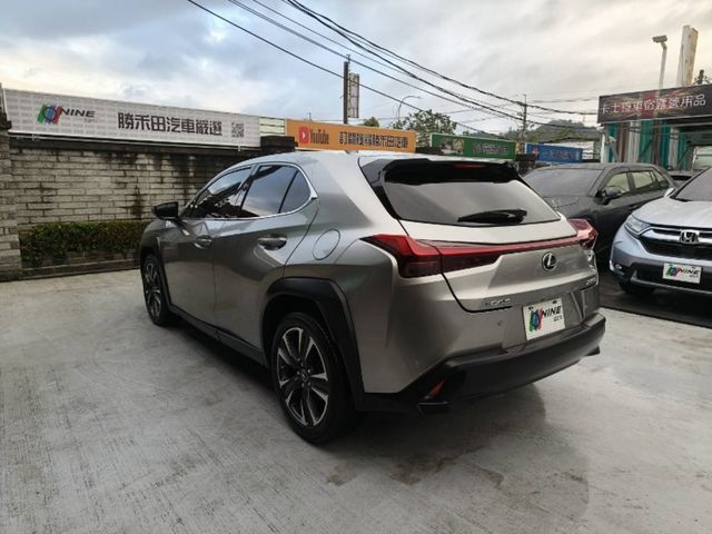 LEXUS凌志 UX200  第17張相片