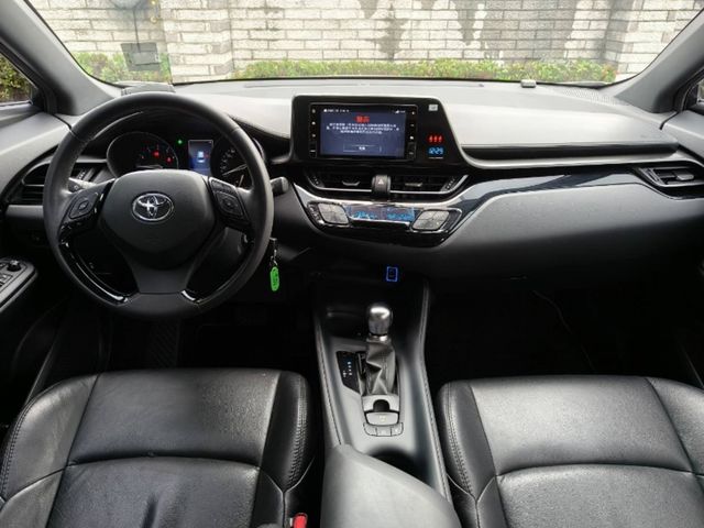 TOYOTA豐田 C-HR  第5張相片