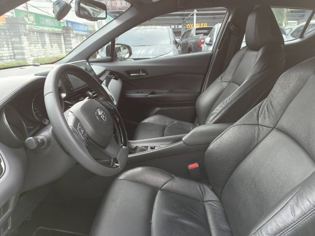 TOYOTA豐田 C-HR  第13張相片