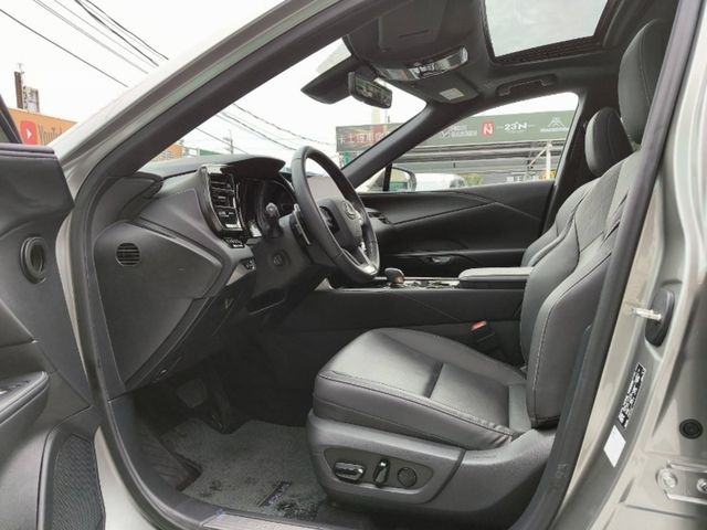 LEXUS凌志 RX350H  第9張相片
