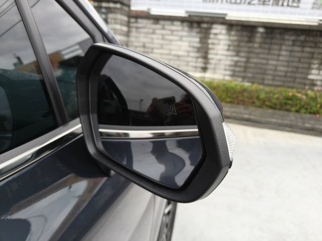 HYUNDAI現代 CUSTIN  第10張相片