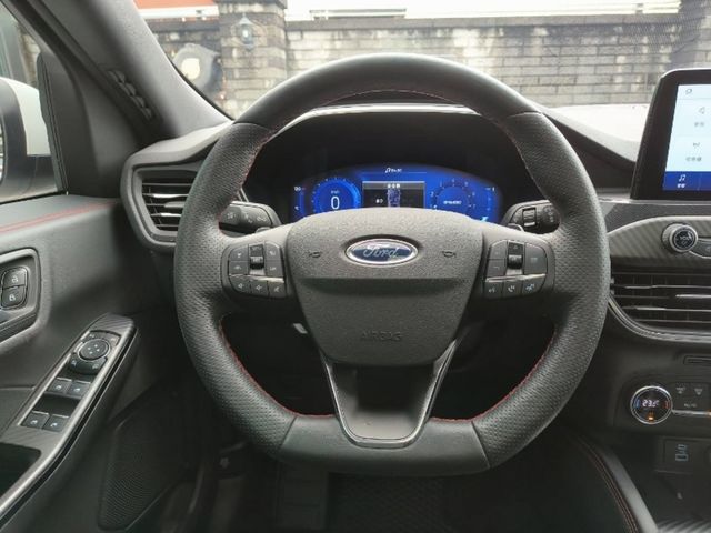 FORD福特 KUGA  第15張相片