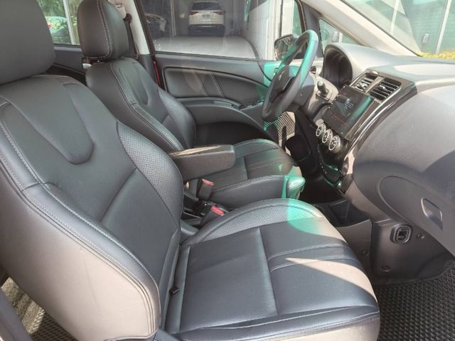 MITSUBISHI三菱 COLT PLUS  第10張相片