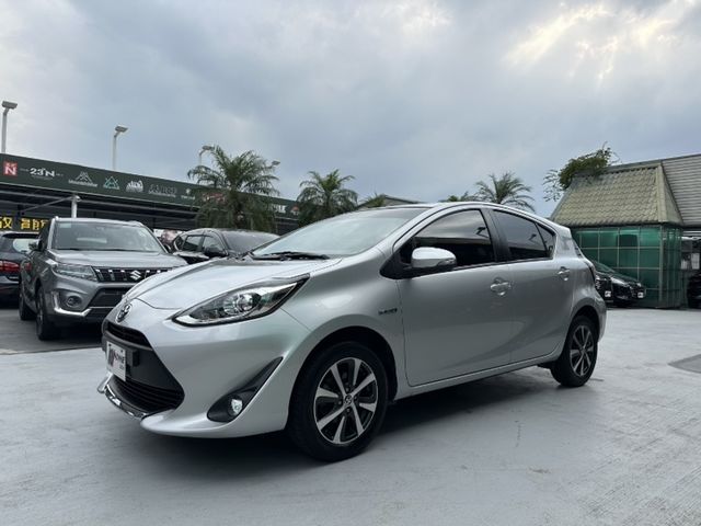 TOYOTA豐田 PRIUS C  第1張相片
