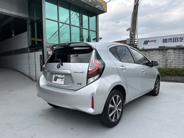 TOYOTA豐田 PRIUS C  第2張相片