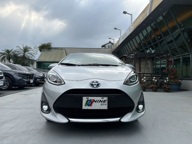 TOYOTA豐田 PRIUS C  第3張相片