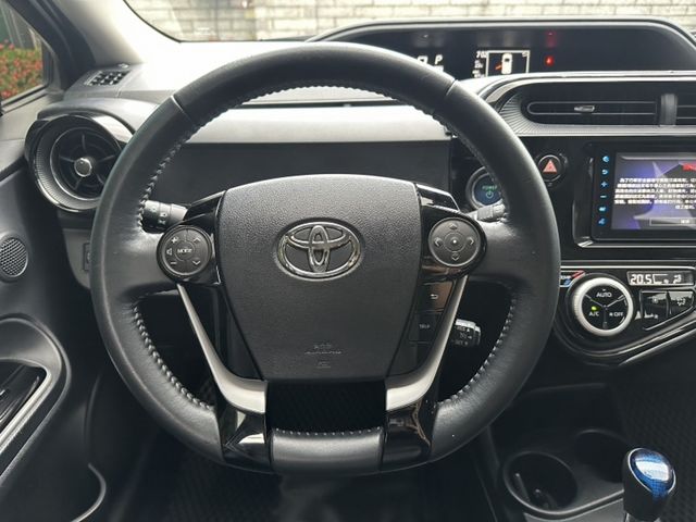 TOYOTA豐田 PRIUS C  第9張相片