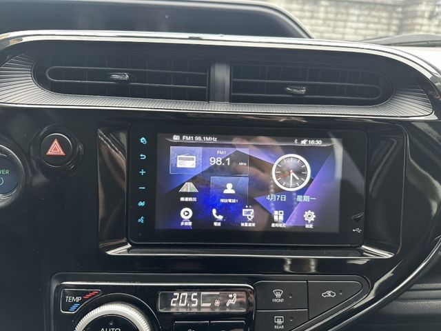 TOYOTA豐田 PRIUS C  第10張相片