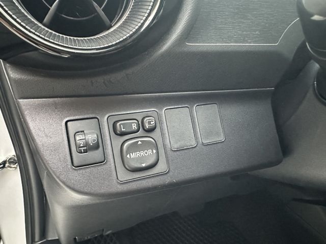 TOYOTA豐田 PRIUS C  第12張相片