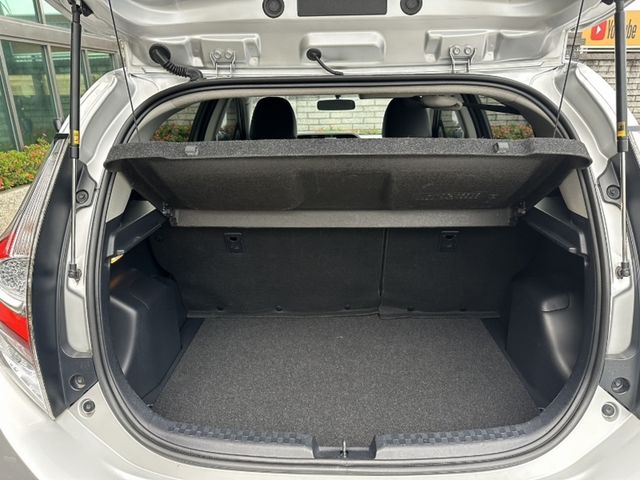 TOYOTA豐田 PRIUS C  第13張相片