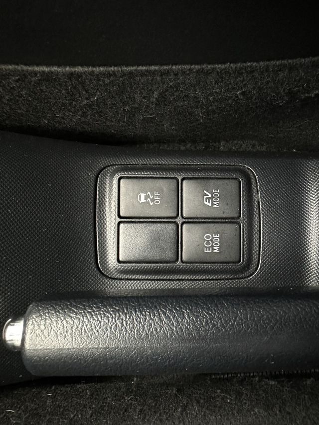TOYOTA豐田 PRIUS C  第14張相片