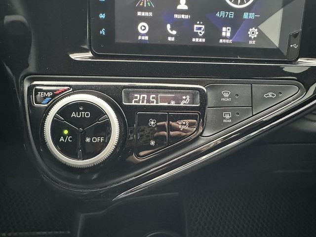 TOYOTA豐田 PRIUS C  第16張相片