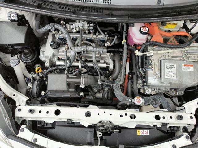 TOYOTA豐田 PRIUS C  第6張相片