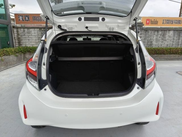 TOYOTA豐田 PRIUS C  第14張相片
