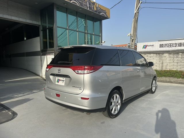 TOYOTA豐田 PREVIA  第2張相片