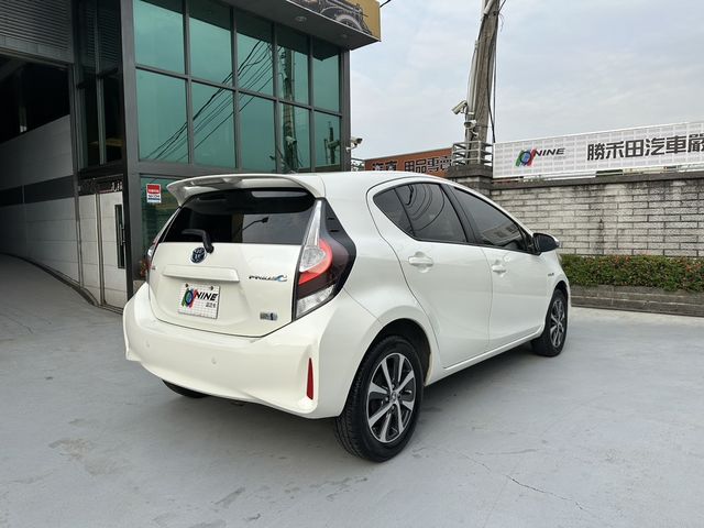 TOYOTA豐田 PRIUS C  第2張相片