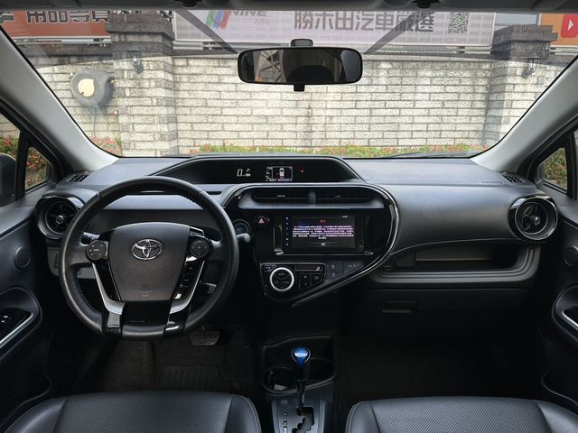 TOYOTA豐田 PRIUS C  第5張相片