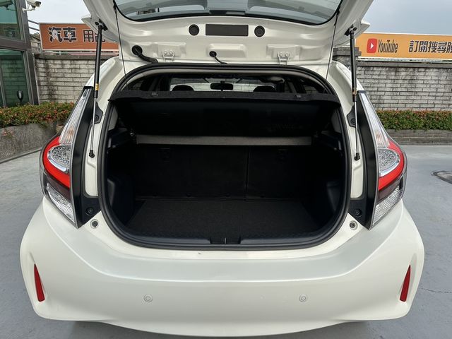 TOYOTA豐田 PRIUS C  第6張相片