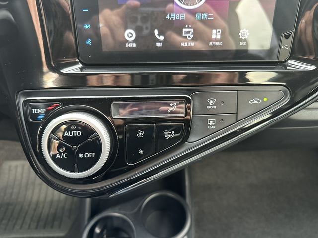 TOYOTA豐田 PRIUS C  第9張相片