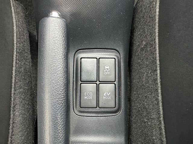 TOYOTA豐田 PRIUS C  第10張相片