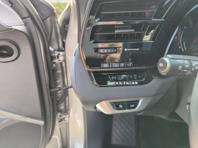 LEXUS凌志 RX350H  第7張相片