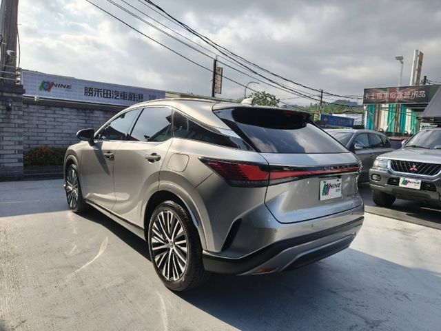 LEXUS凌志 RX350H  第17張相片