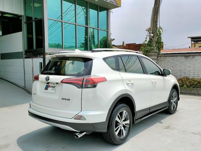 TOYOTA豐田 RAV4  第2張相片