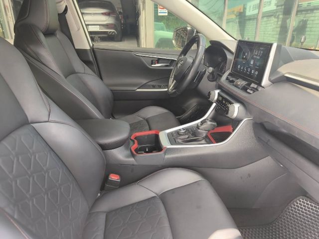 TOYOTA豐田 RAV4  第9張相片