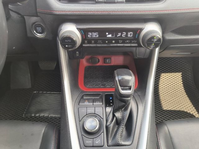 TOYOTA豐田 RAV4  第11張相片