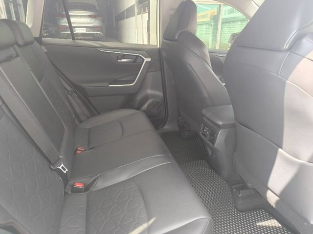 TOYOTA豐田 RAV4  第14張相片