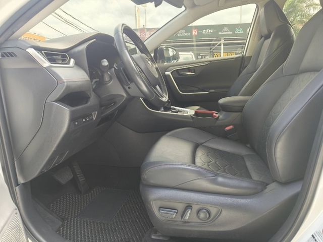 TOYOTA豐田 RAV4  第18張相片