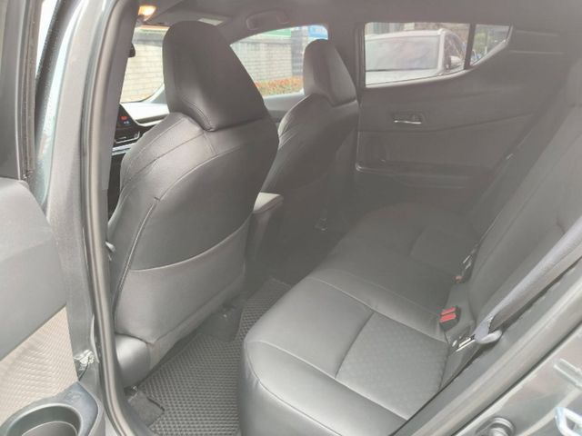 TOYOTA豐田 C-HR  第10張相片
