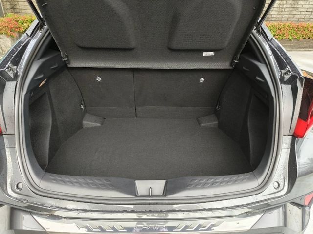 TOYOTA豐田 C-HR  第14張相片