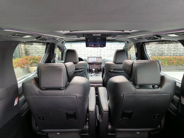 LEXUS凌志 LM300H  第7張相片