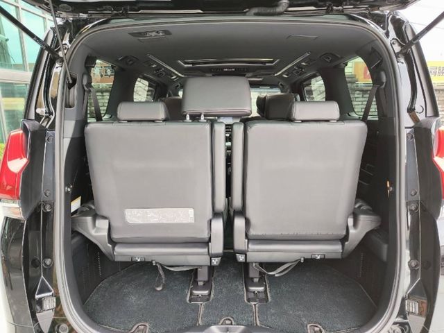 LEXUS凌志 LM300H  第8張相片