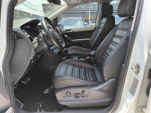 VOLKSWAGEN福斯 TOURAN  第8張相片