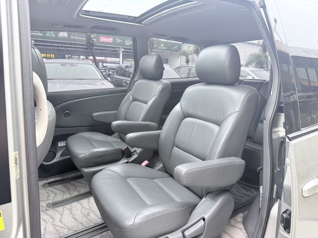 TOYOTA豐田 PREVIA  第10張相片