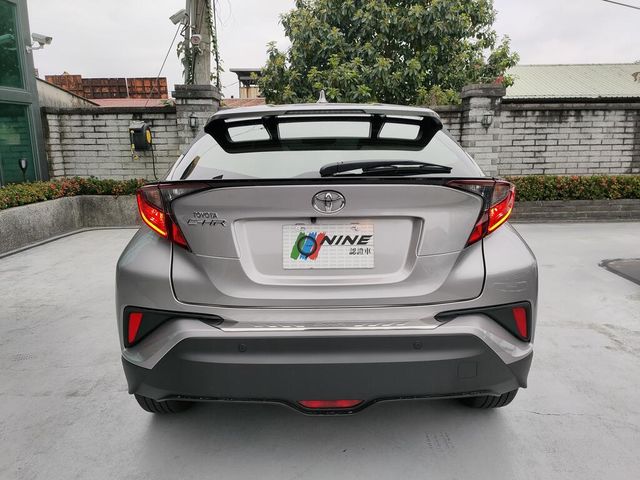TOYOTA豐田 C-HR  第4張相片