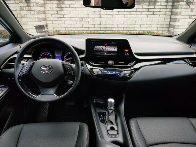 TOYOTA豐田 C-HR  第5張相片