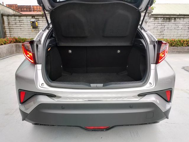 TOYOTA豐田 C-HR  第10張相片