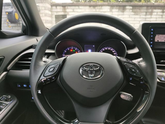 TOYOTA豐田 C-HR  第12張相片